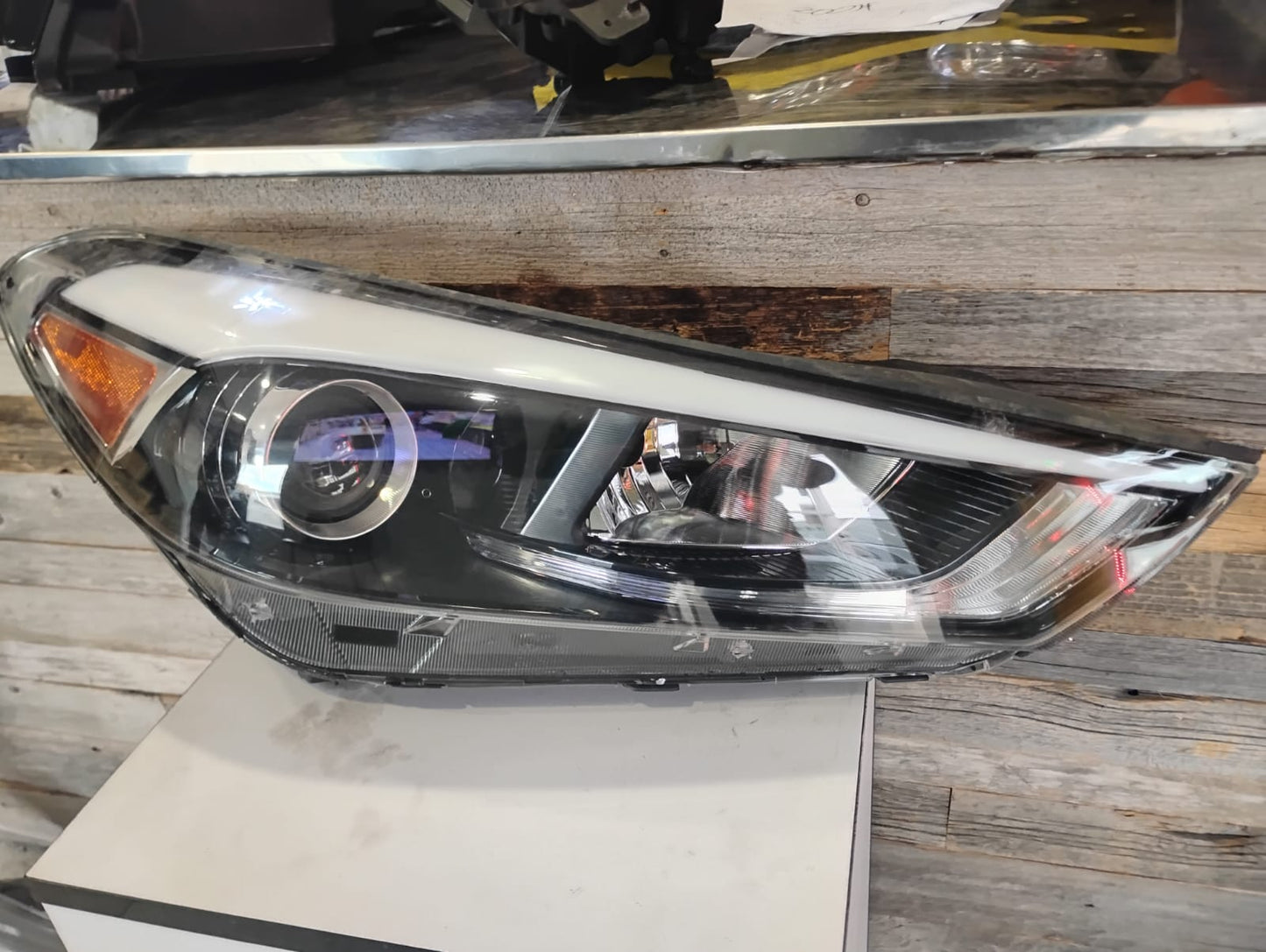 HYUNDAI TUCSON 2016 2018 PASSENGER RT Headlamp assy composite Halogen; w/LED Position Lamp