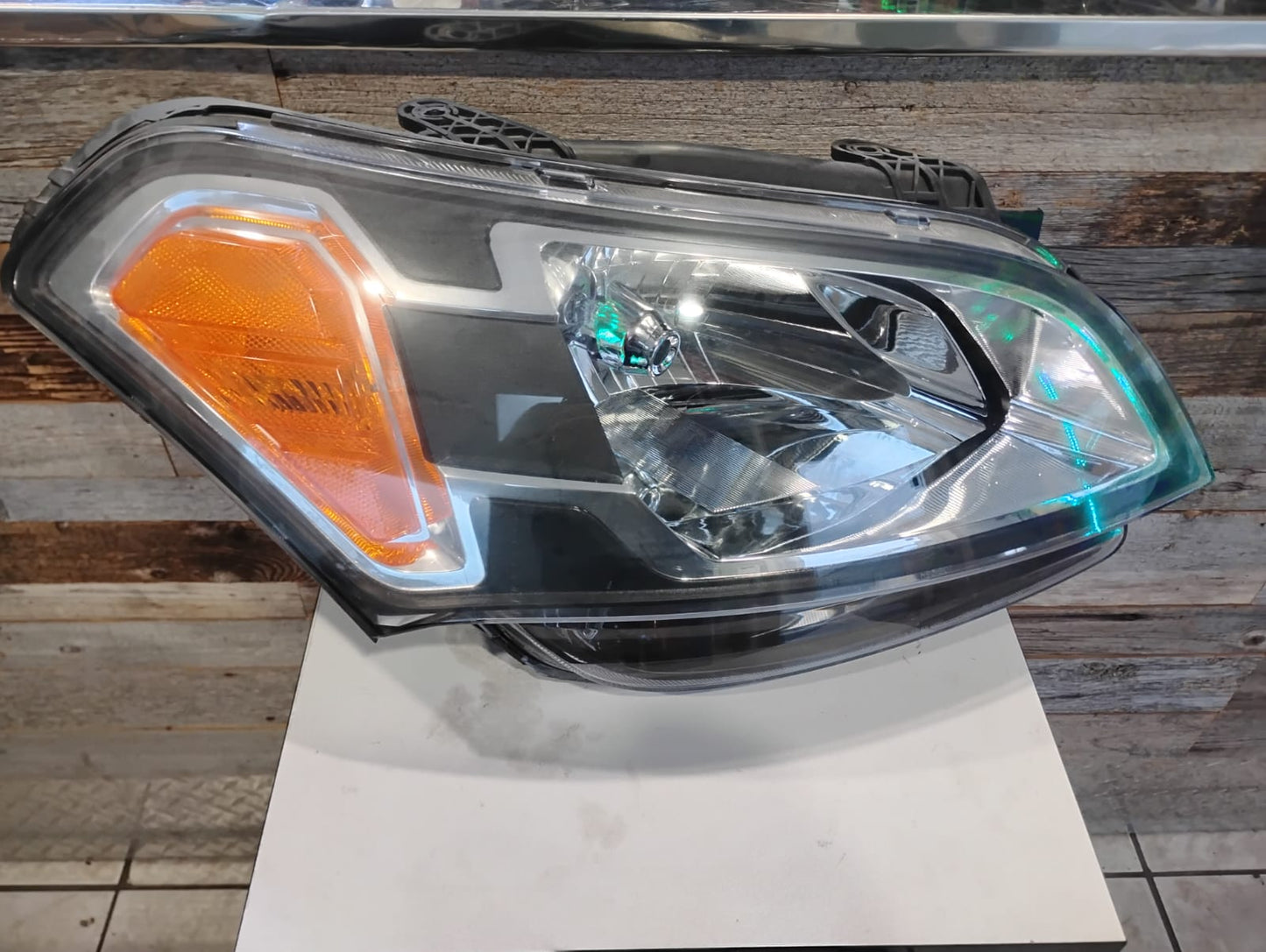 KIA SOUL 2010 2011  PASSENGER  Headlamp assy composite