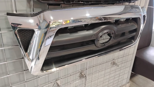 TOYOTA TACOMA 2005 2008 Grille assy SR5; bright