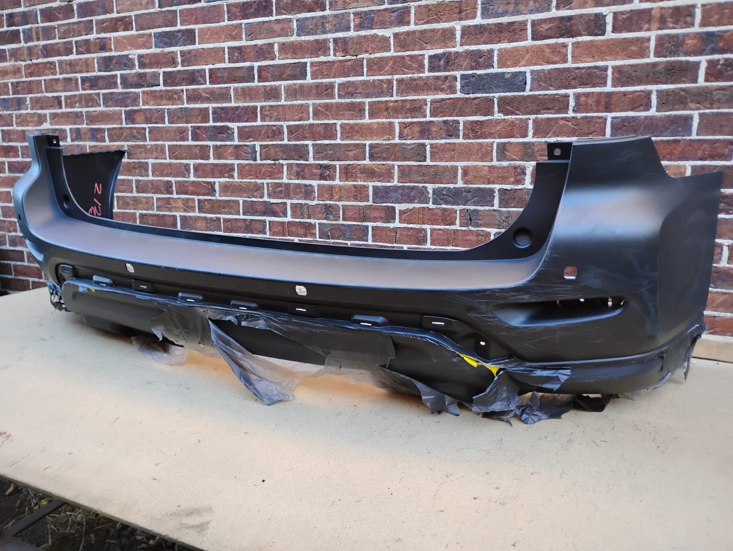 Nissan Pathfinder, 17-20, w/o Wheel Opening Mouldings, w/Object Sensors, w/Towing Hitch