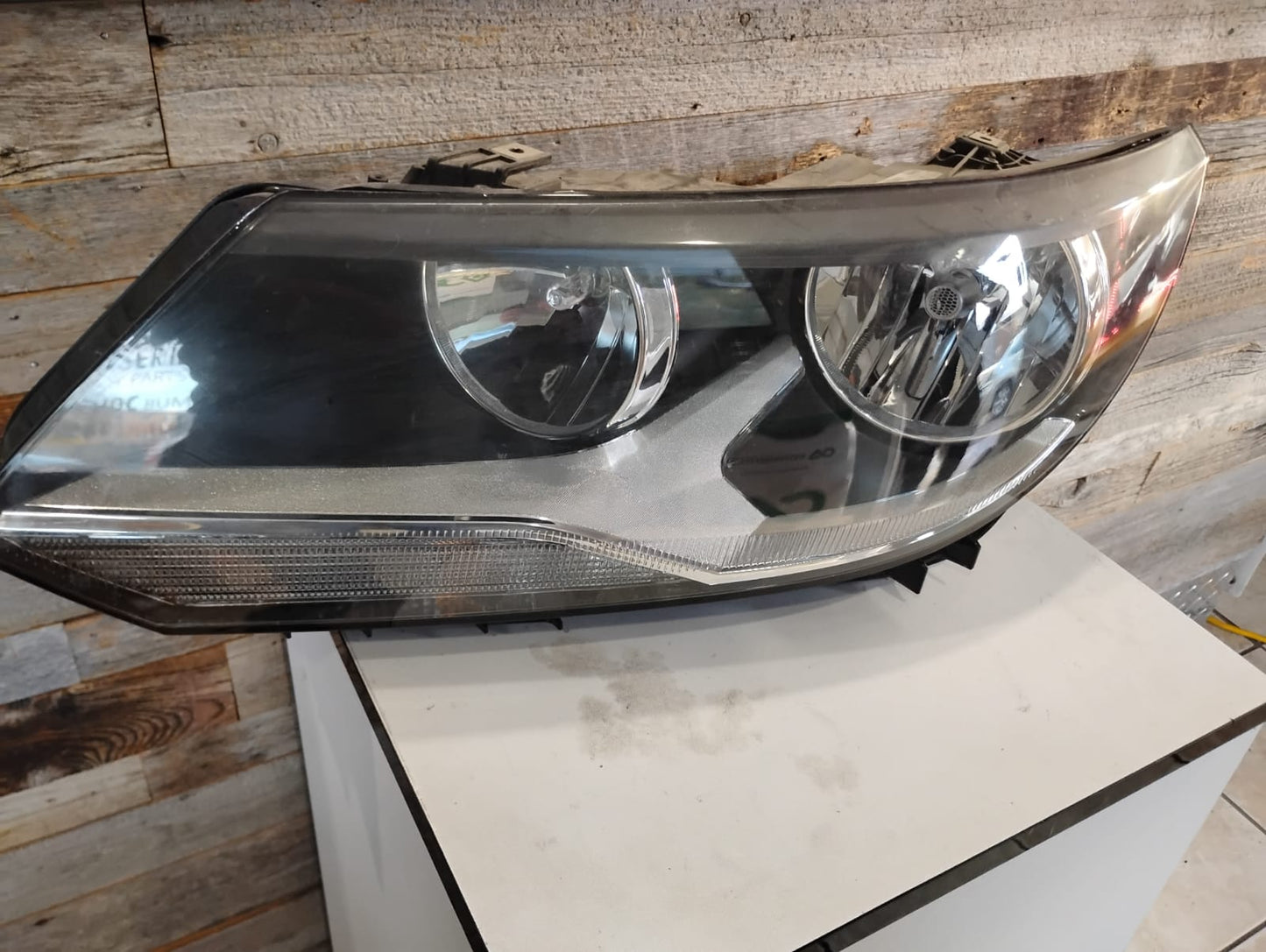 VOLKSWAGEN TIGUAN 2012 2017 DRIVER SIDE LT Headlamp assy composite Halogen