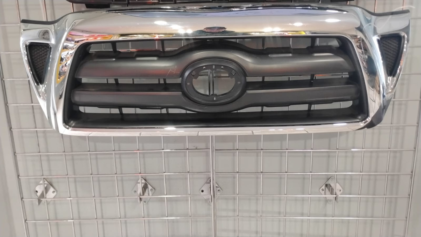 TOYOTA TACOMA 2005 2008 Grille assy SR5; bright