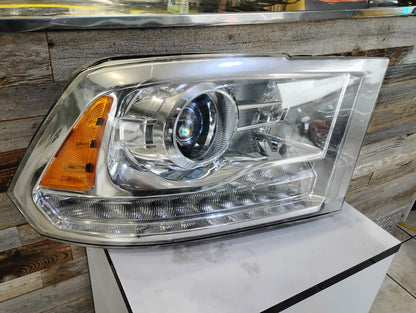 DODGE RAM HEADLAMP 2016 - 2018  PASSAGER SIDE ,CHROME BEZEL