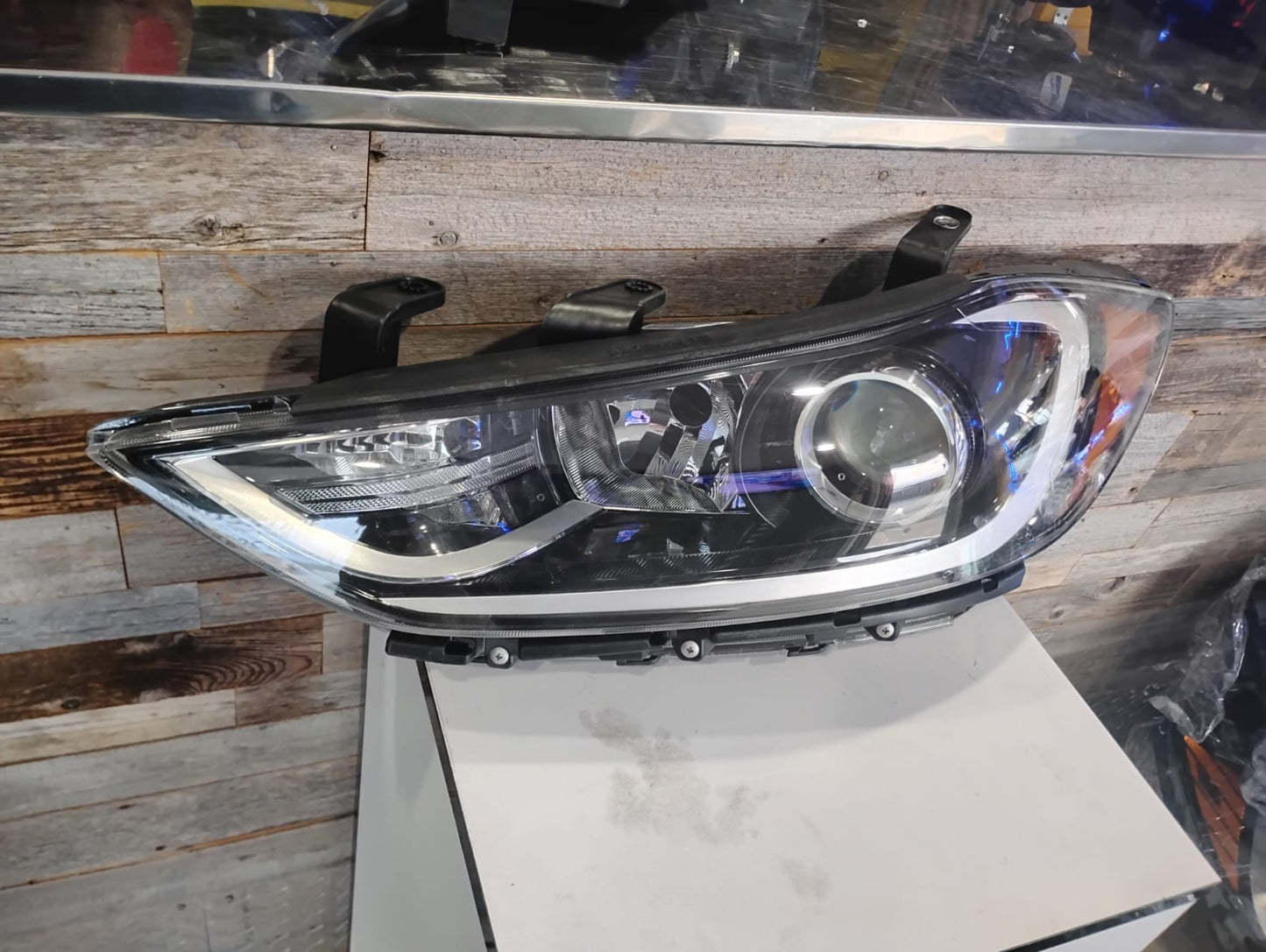 HYUNDAI ELANTRA 2017 2018 Driver Headlamp assy composite Halogen; w/o DRL
