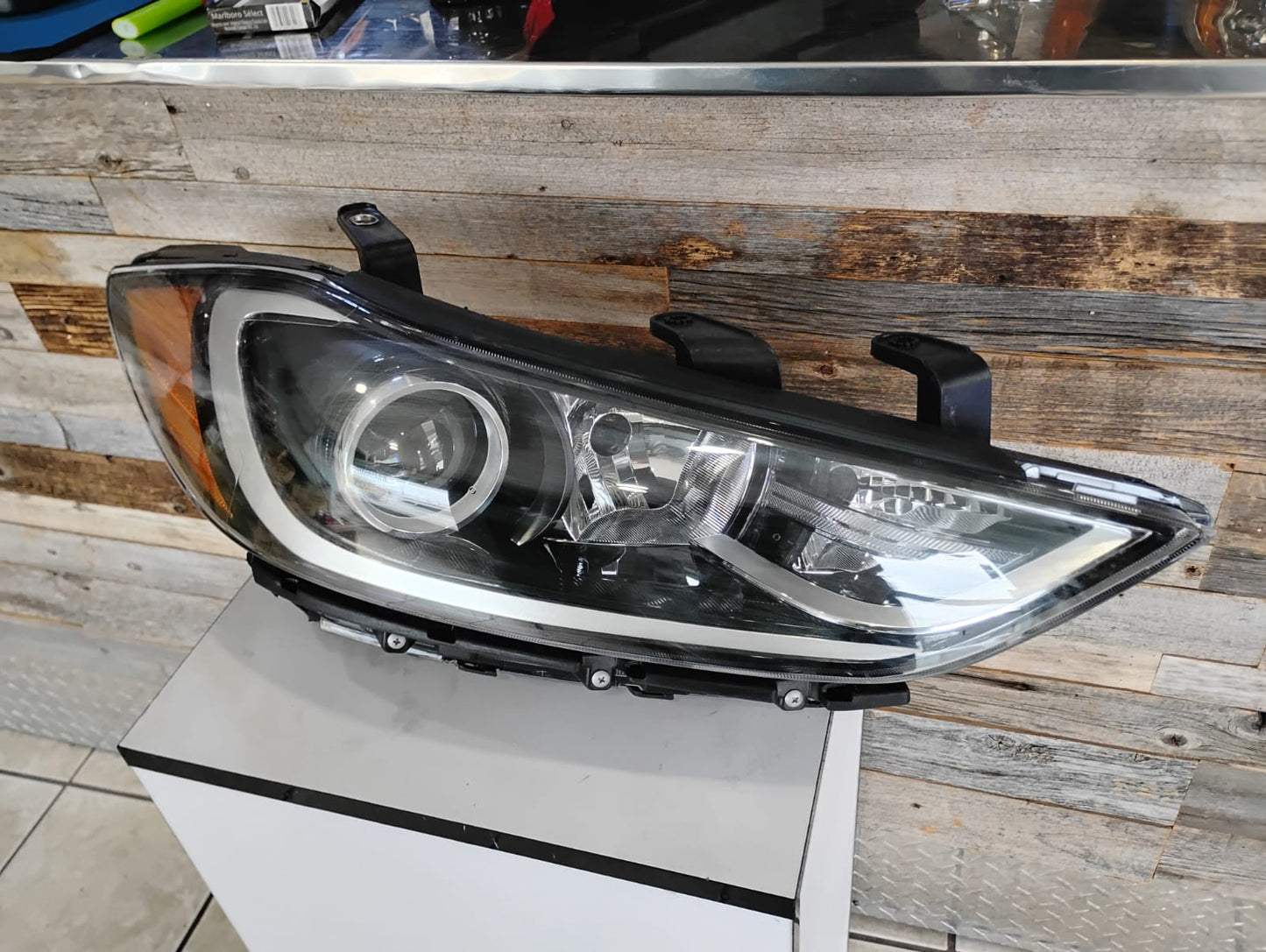 Hyundai Elantra, 17-18, Sedan, w/o DRL,  Built, Halogen passenger side